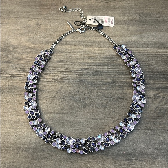 Stunning WHBM White House Black Market Purple Rhinestone statement necklace #J39 - Picture 5 of 9